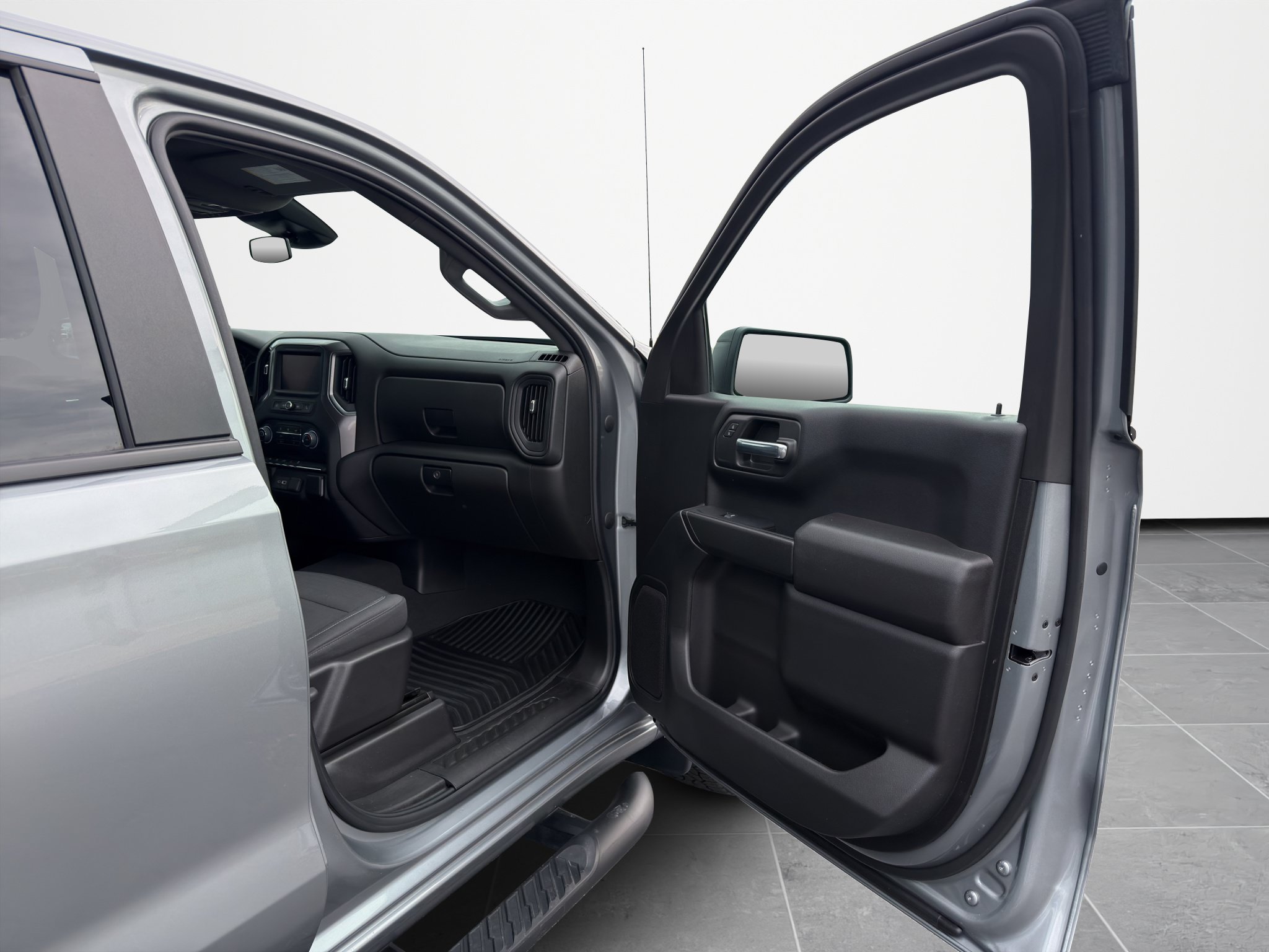 Used 2023 Chevrolet Silverado 1500 Custom w/ 2.7L Blackout Package AWD/4WD image 23