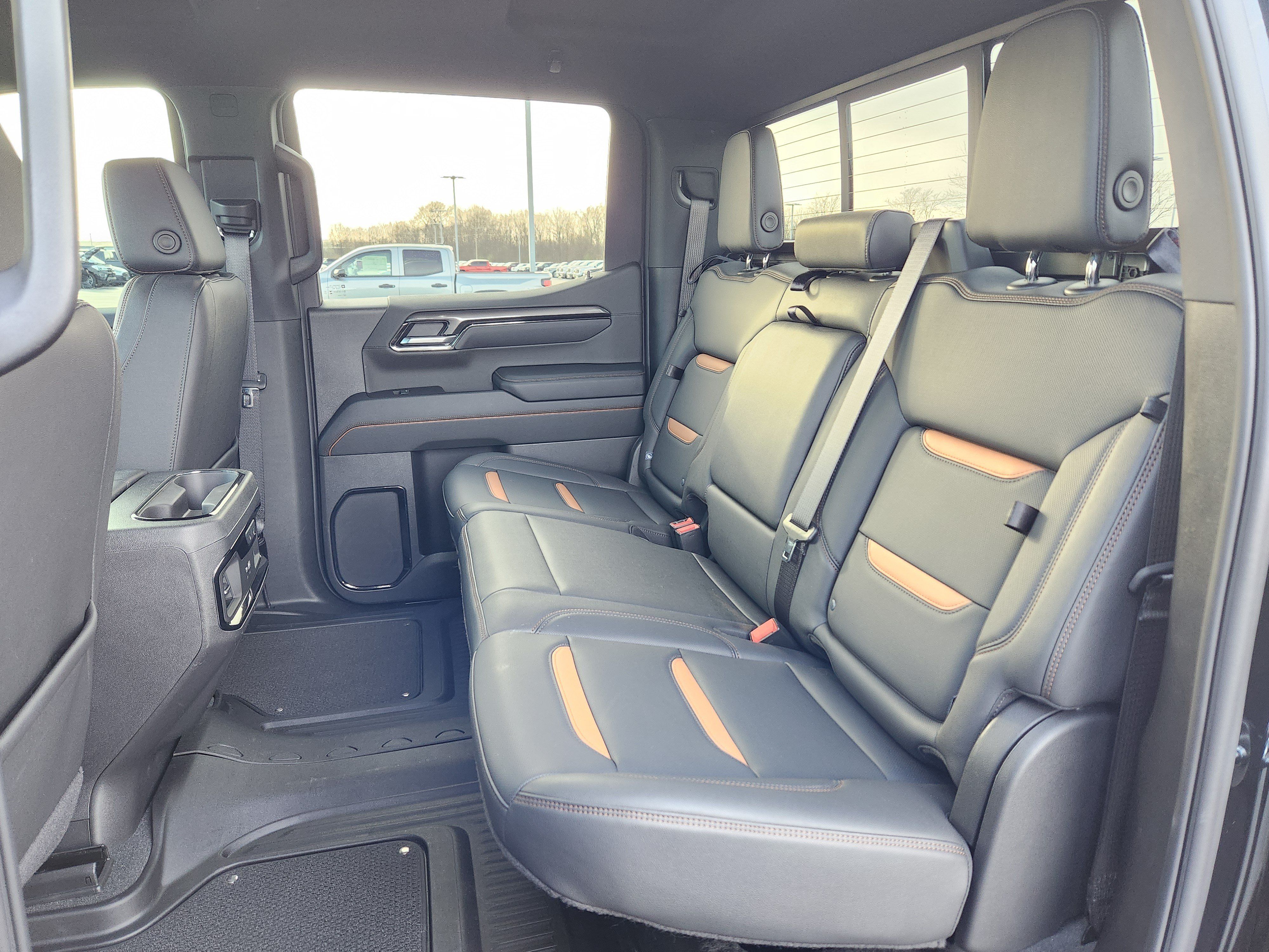 Used 2025 GMC Sierra 1500 AT4 w/ AT4 Premium Package AWD/4WD image 11