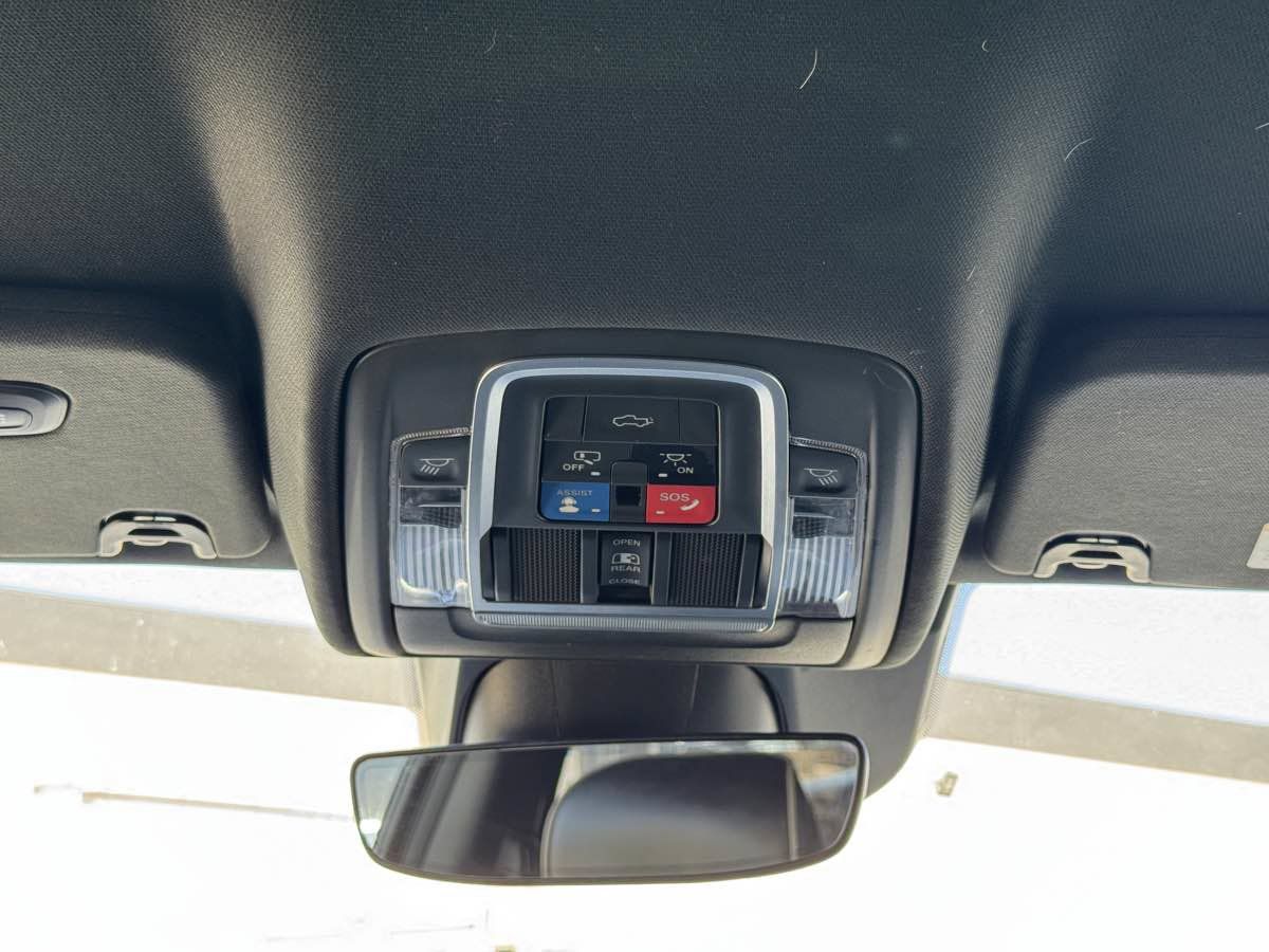 Used 2021 RAM 1500 Laramie AWD/4WD image 26