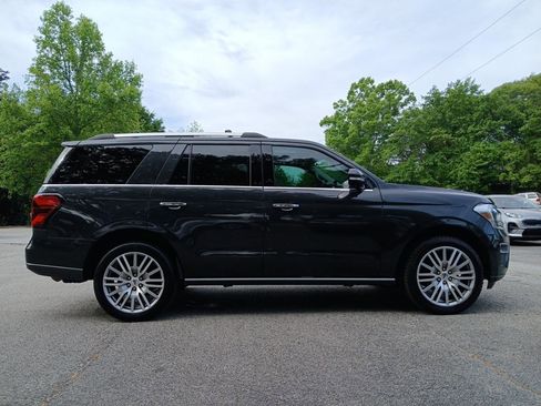 Used 2022 Ford Expedition Limited image 5