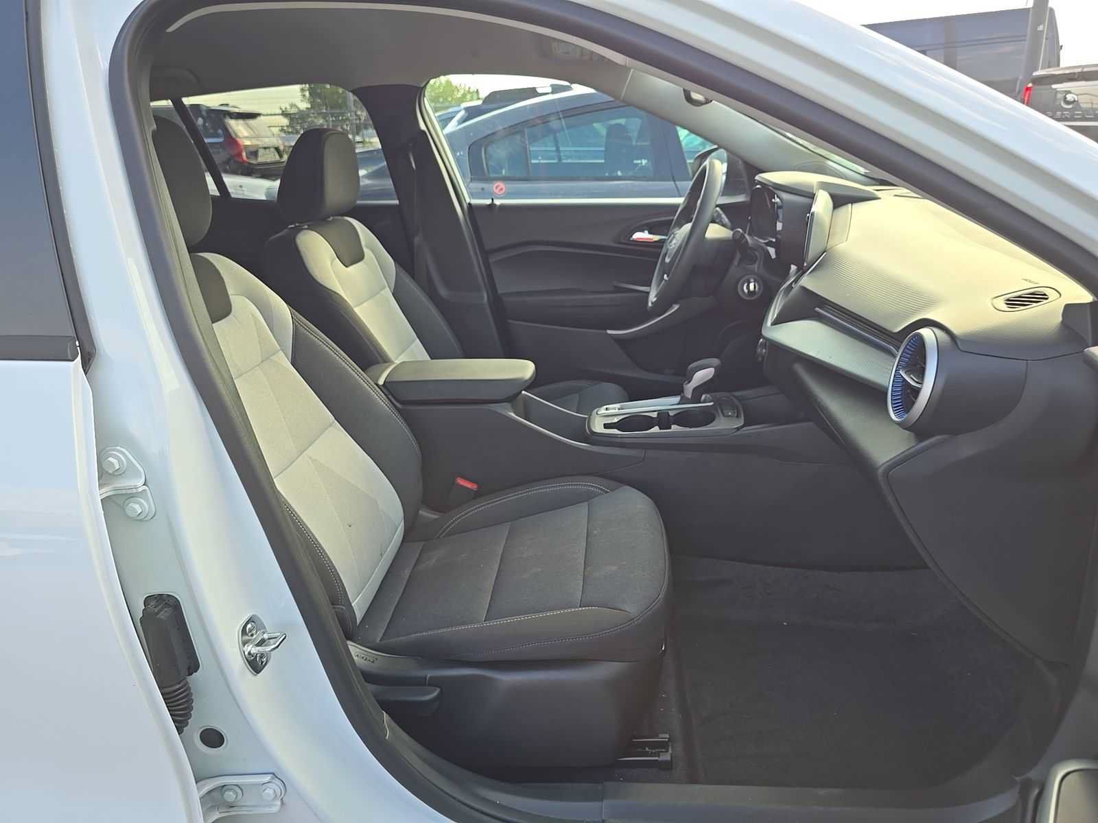 Used 2026 Chevrolet Trax LS FWD image 12