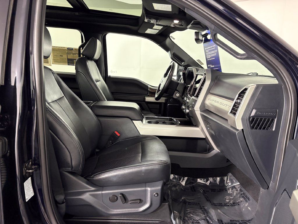 Used 2022 Ford F250 Lariat w/ Black Appearance Package AWD/4WD image 34