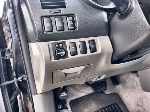 Used 2010 Toyota Tacoma PreRunner image 28