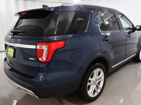 Used 2016 Ford Explorer XLT w/ Equipment Group 202A AWD/4WD image 11