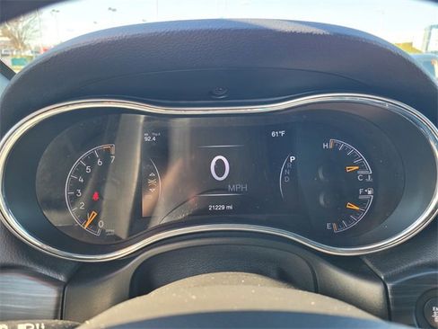 Used 2022 Jeep Grand Cherokee Laredo X image 29