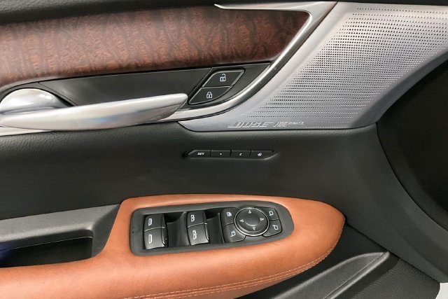 Used 2025 Cadillac XT5 Sportv w/ Technology Package AWD/4WD image 40