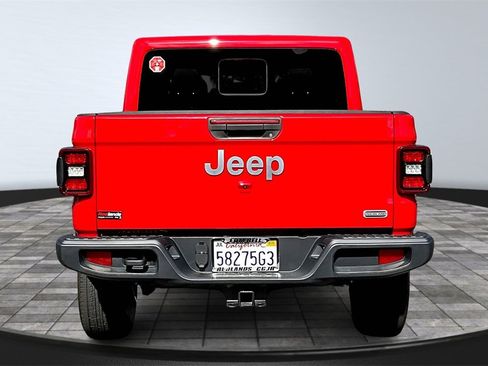 Used 2021 Jeep Gladiator Overland w/ Popular Equipment Package image 4