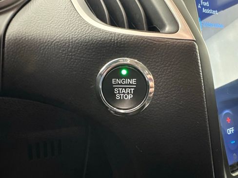 Used 2024 Ford Edge SEL image 23