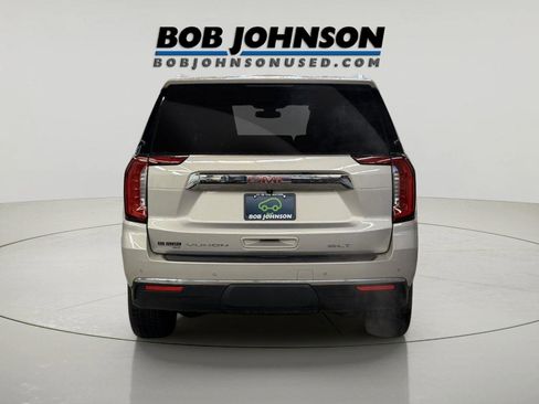 Used 2022 GMC Yukon SLT w/ SLT Luxury Package image 4