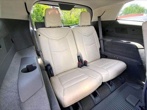 Used 2024 Cadillac XT6 Premium Luxury w/ Technology Package AWD/4WD image 28
