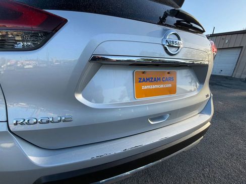 Used 2018 Nissan Rogue SL FWD image 21
