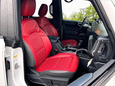 Used 2022 Ford Bronco Outer Banks image 5