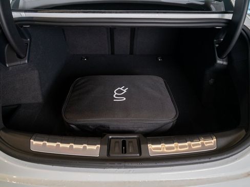 New 2025 Porsche Taycan image 45