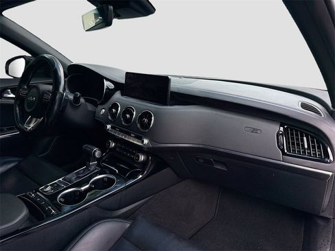 Used 2022 Kia Stinger GT-Line w/ Sun & Sound Package image 32