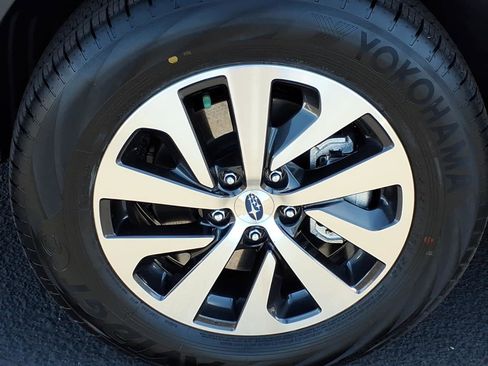 Certified 2025 Subaru Outback Premium w/ Popular Package #1A image 13