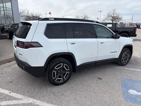 New 2026 Jeep Cherokee Limited AWD/4WD image 32