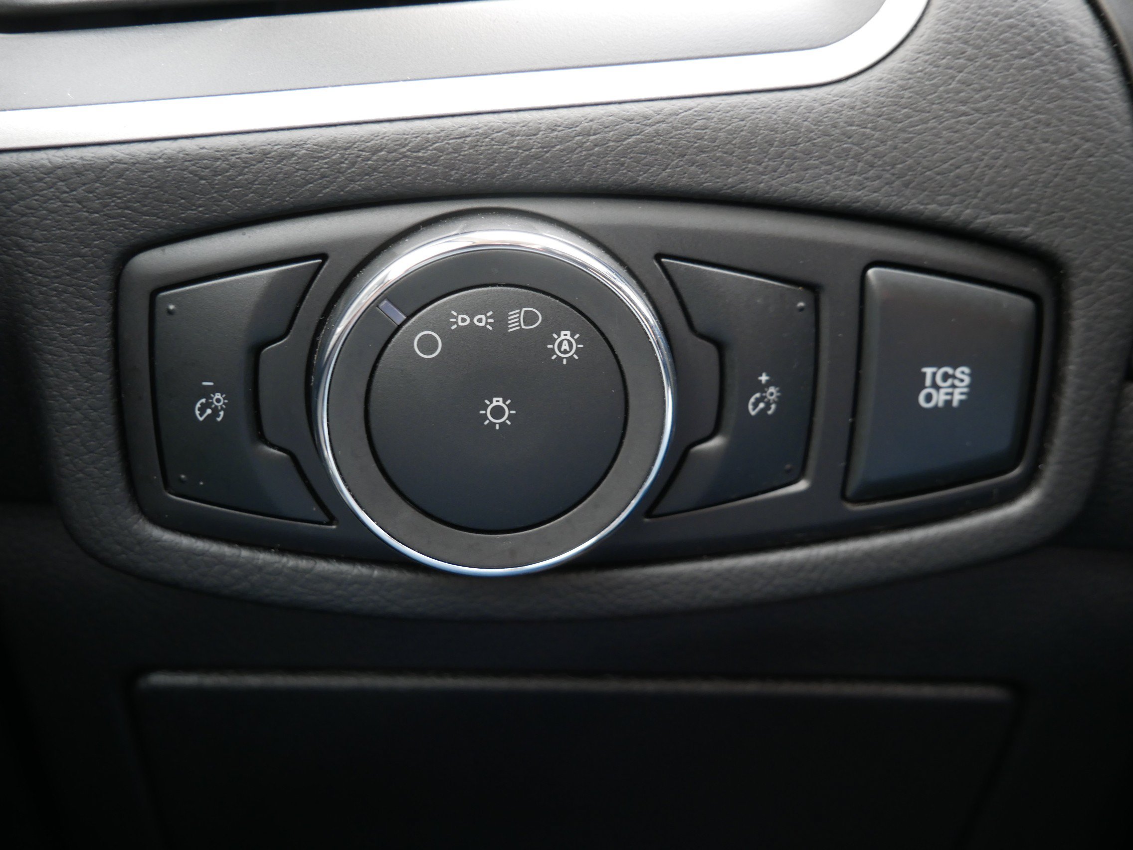 Used 2024 Ford Edge SEL AWD/4WD image 16
