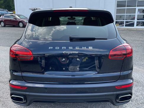 Used 2016 Porsche Cayenne AWD/4WD image 5