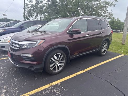 Used 2017 Honda Pilot Touring image 1