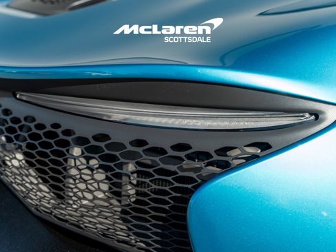 Used 2023 McLaren Artura image 16
