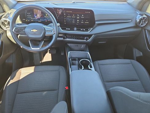 Used 2025 Chevrolet Equinox LT image 17