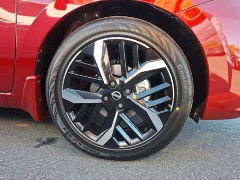 New 2025 Nissan Versa SR w/ Trunk Package image 4