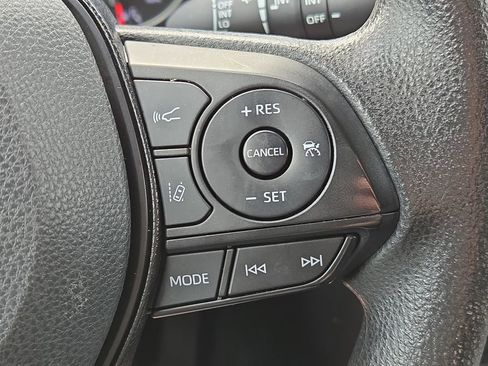 Used 2021 Toyota RAV4 XLE w/ Convenience Package image 31