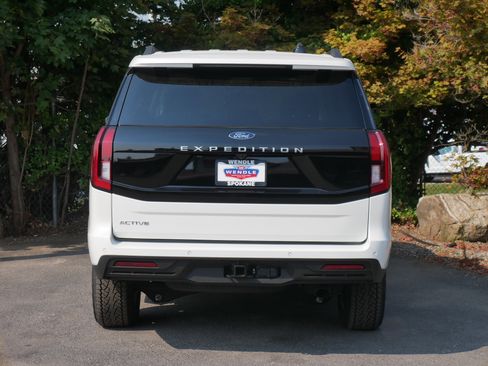 New 2025 Ford Expedition Active image 21