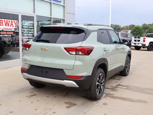 New 2026 Chevrolet TrailBlazer LT w/ Convenience Package AWD/4WD image 3