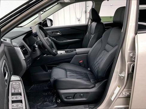 New 2026 Nissan Rogue Platinum AWD/4WD image 10