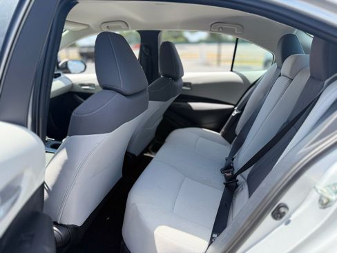 Used 2020 Toyota Corolla LE FWD image 32