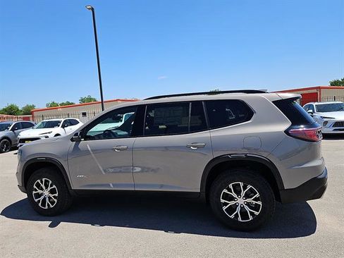 Used 2026 GMC Acadia AT4 w/ Luxury Package AWD/4WD image 2