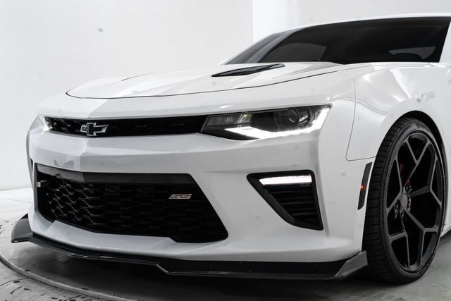 Used 2016 Chevrolet Camaro SS RWD image 14