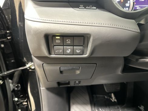 Used 2022 Toyota Highlander Platinum AWD/4WD image 38