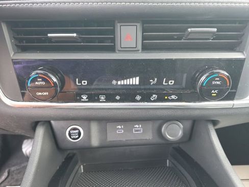 Used 2023 Nissan Rogue SV image 20