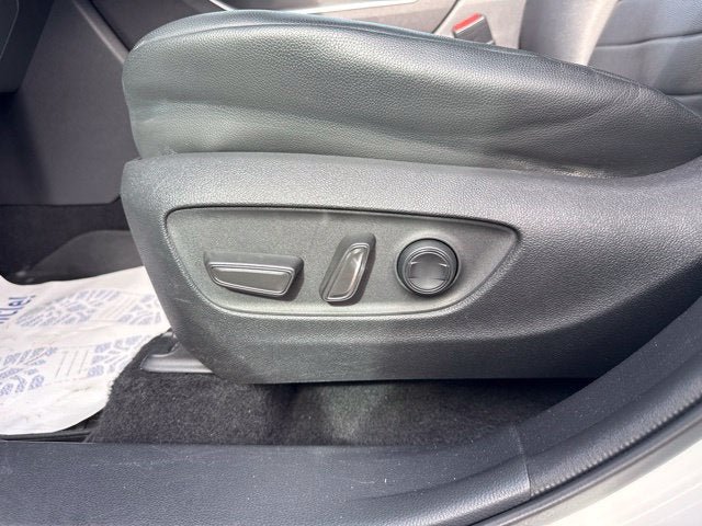 Used 2021 Toyota Highlander XLE AWD/4WD image 27