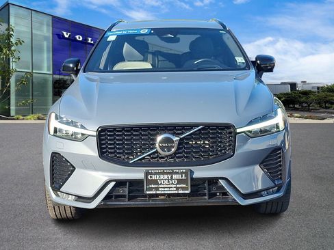 Certified 2022 Volvo XC60 B6 R-Design w/ Advanced Package image 2