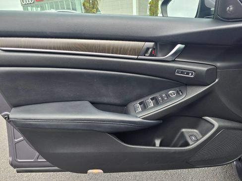 Used 2018 Honda Accord Touring image 33