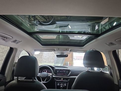 Used 2022 Volkswagen Taos SEL image 12