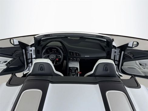 Used 2021 Audi R8 V10 w/ Premium Package image 30