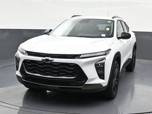 Used 2025 Chevrolet Trax ACTIV FWD image 9