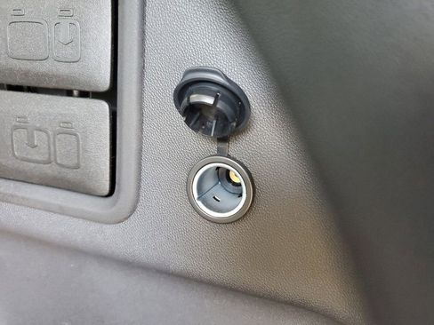 Used 2023 Chevrolet Equinox LT image 8