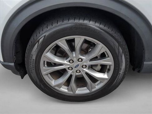 Used 2022 Ford Explorer Limited w/ Equipment Group 301A RWD image 26