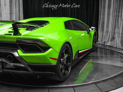 Used 2018 Lamborghini Huracan Performante AWD/4WD image 39