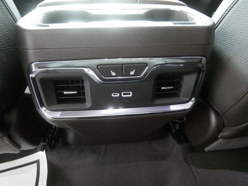 Used 2024 GMC Sierra 3500 Denali w/ Denali Reserve Package image 21