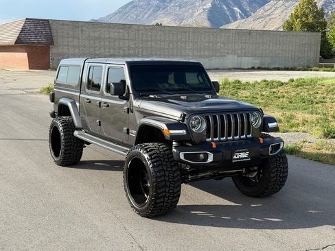 Used 2020 Jeep Gladiator Overland w/ LED Lighting Group AWD/4WD image 2