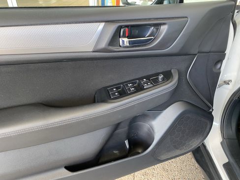 Used 2016 Subaru Outback 2.5i Premium AWD/4WD image 11