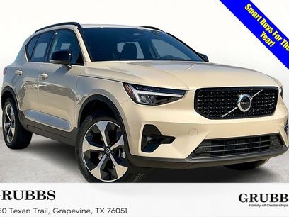 New 2026 Volvo XC40 B4 Plus w/ Protection Package Premier
