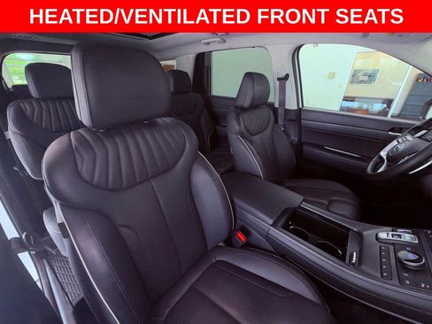 Used 2024 Hyundai Palisade Limited FWD image 14