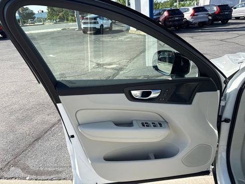 Certified 2025 Volvo XC60 T8 Plus w/ Protection Package Premier AWD/4WD image 16